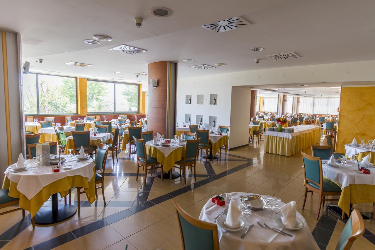 Hotel Atlas Альба-Адриатика Экстерьер фото